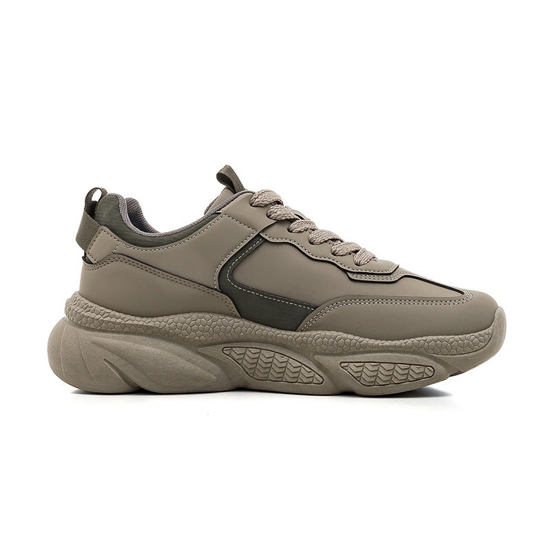 Sapatos Warrior de pele sólida com sola grossa, sapatos pretos de outono de topo baixo e estável, ténis desportivos para homens fáceis de usar e respiráveis
