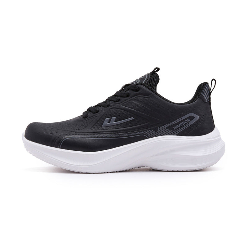 Os novos ténis de primavera da Warrior, sapatos pretos de sola grossa que aumentam a altura, sapatos femininos de viagem de exterior simples e versáteis de cor sólida