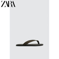 ZARA Coleção Primavera/Verão 2026 - Novos Sapatos Masculinos: Chinelos Rasteiros de Couro com Tiras e Blocos de Cores 2753720 500