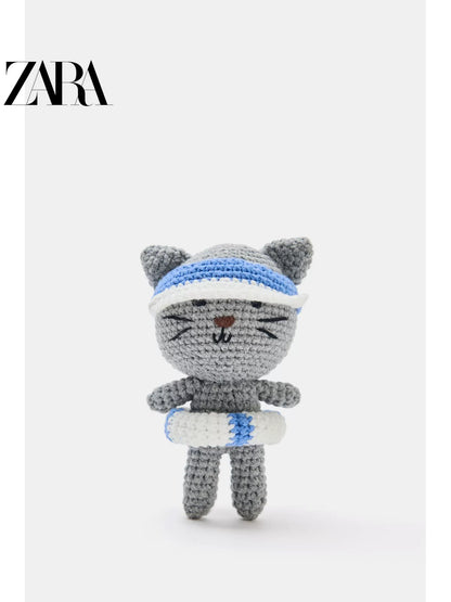 Bolsa feminina ZARA, lançamento da coleção verão 2026, com porta-chaves em formato de gatinho (código: 6689710 802).