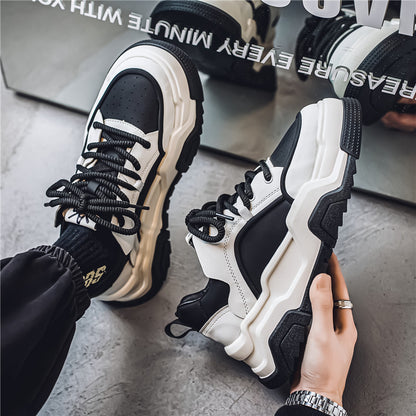 Sapatos de homem, nova primavera/verão de 2025 para ténis brancos pequenos, versáteis, modernos e de sola grossa, sapatos desportivos casuais de pão de pai na moda