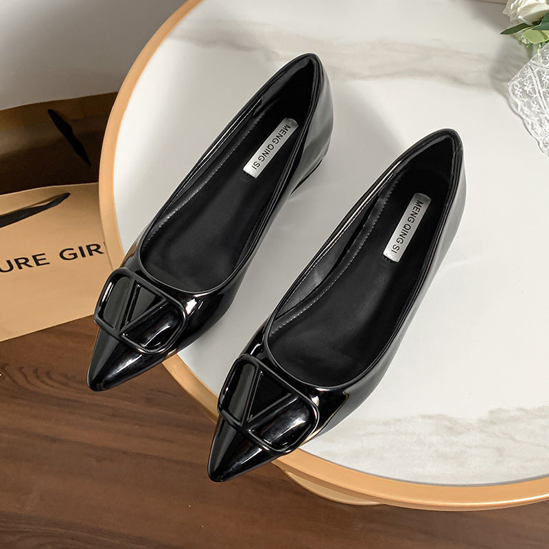Sapatos de mulher, sapatos de mulher, de corte raso em pele nude de metal com botão em V, de corte raso, estilo petite para aumento de altura, sapatos femininos de tamanho grande