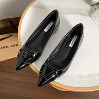 Sapatos de mulher, sapatos de mulher, de corte raso em pele nude de metal com botão em V, de corte raso, estilo petite para aumento de altura, sapatos femininos de tamanho grande