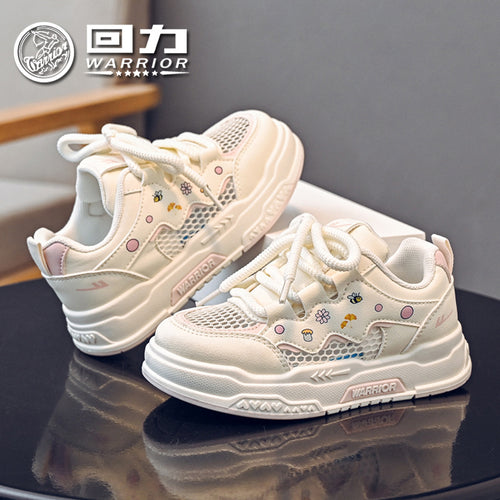 Os novos sapatos infantis elegantes, versáteis e confortáveis da Warrior, sapatos de malha simples fofos, energéticos e respiráveis, sapatos casuais com atacadores de alto valor