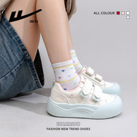 Sapatos mágicos Warrior com sola grossa e tampo baixo, versáteis individuais femininos coreanos, sapatos casuais de estilo universitário de alta estética