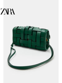 Bolsa feminina ZARA, lançamento da coleção verão 2026, com efeito trançado, modelo envelope extralongo, código 6404710 500.