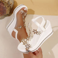 Sandálias de sola grossa para mulheres no Comércio Exterior, Novo Sapatos de Praia de Fada de Fada com cunha de moda plus size 2025