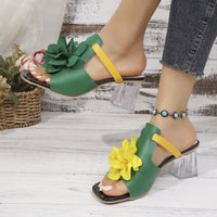 Sandálias europeias e americanas de estilo francês transfronteiriço sem fadiga para roupa exterior, sapatos femininos, novas sandálias florais de tamanho grande com bico quadrado estilo fada para comércio de exportação
