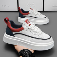 Sapatos masculinos, primavera 2025 novos sapatos brancos modernos e na moda, sapatos de praia versáteis, sapatos casuais de sola grossa para aumento de altura