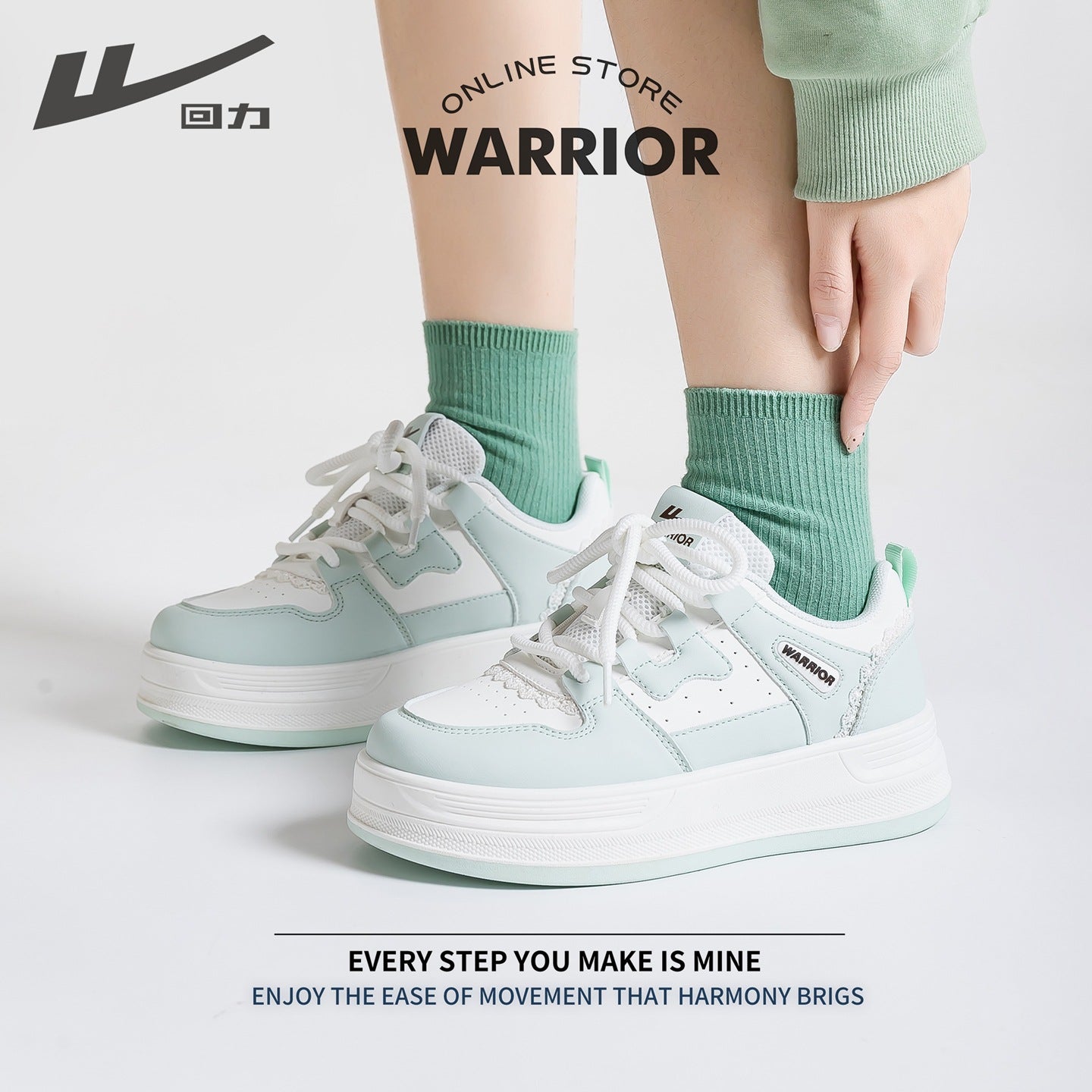 Os novos sapatos casuais versáteis e baixos da Warrior, sapatos desportivos modernos e confortáveis, ténis coreanos de sola grossa de alto valor para mulheres