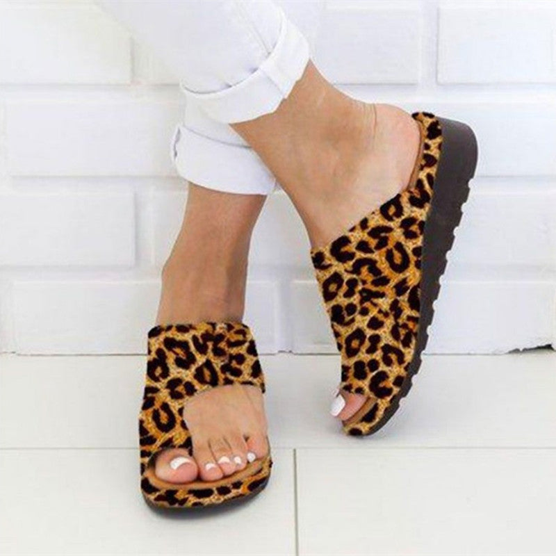 Comércio Estrangeiro Sapatilhas de Pele Exterior de Mulher Exterior de Tamanho Grande Sandálias de Salto Cunha sobre a Ponta Exterior Calçado Feminino de Comércio Exterior Feminino Plus Size em Stock 40-43
