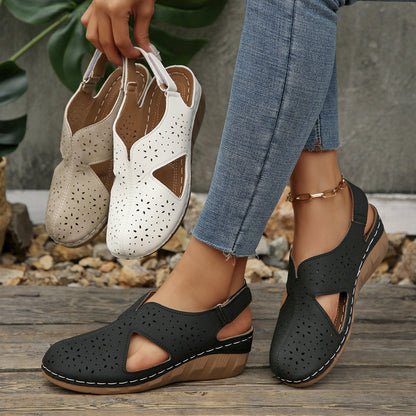 Moda de verão europeia e americana: novas sandálias de bico fechado, com plataforma feminina, com velcro, para roupa exterior feminina