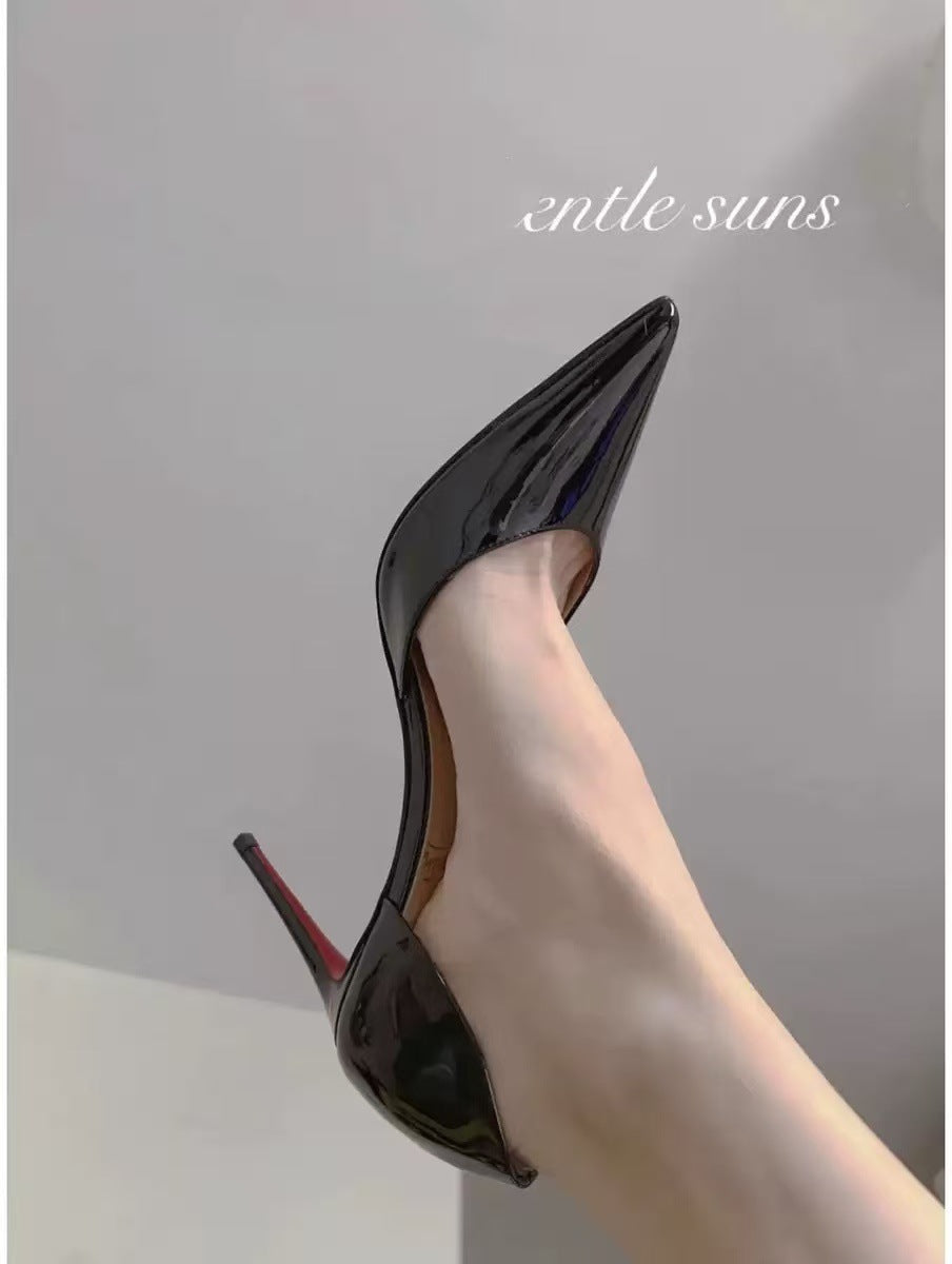 Salto alto nude para mulheres 2025 Novo Primavera e Outono com bico pontiagudo Saltos finos Corte lateral em couro envernizado Socialite elegante Sola vermelha Sapatos profissionais