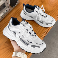 Masculino Verão Respirável, Versátil Casual Estudante Corrida, Viagens Desportos Pequenos Ténis Brancos Dad Port Trend com sola grossa e aumento de altura