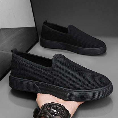 Sapatos masculinos de verão 2025 sapatos de lona respirável, sapatos de slip-on, sapatos de um pé, sapatos antigos de tecido Beijing de homem, sapatos de prancha casuais, sapatos masculinos