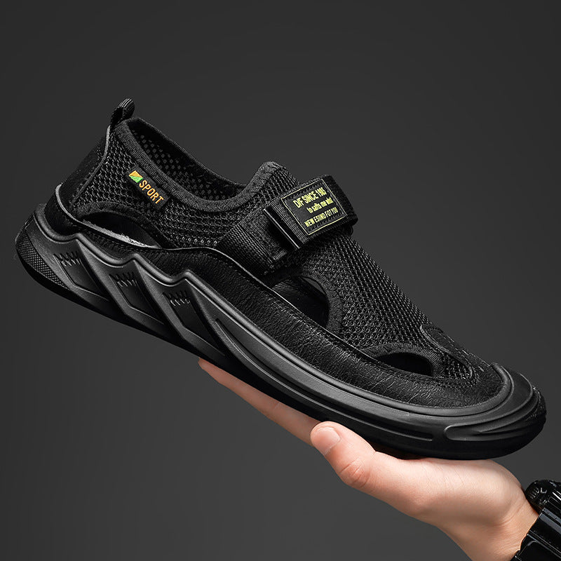 Sandálias de homem, sapatilhas de praia de exterior respiráveis de verão, sapatos casuais de rede de rede com sola macia, sapatos ocos antiderrapantes