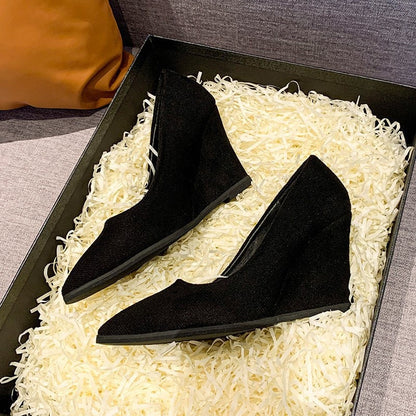 Comércio Estrangeiro Singles de Tamanho Grande com Bico Pontiagudo para Mulheres, Primavera/Outono 2025 Novos Sapatos de Trabalho Profissionais Simples e Elegantes de Estilo Coreano