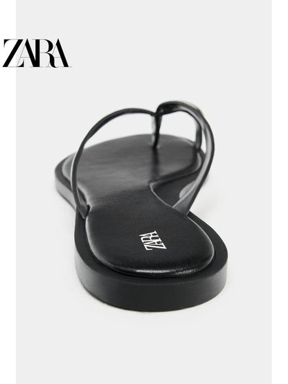 ZARA Coleção Verão 2026: Sandálias femininas com detalhes metálicos, modelo chinelo de dedo com bico redondo, código 3658710 800