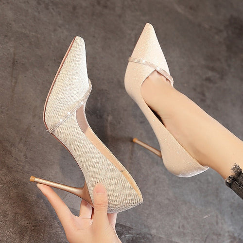 Salto alto para socialite francesa, Primavera Nova Primavera 2025 Estilo Fada de Strass Versáteis Saltos Altos com Bico Dourado Pontiagudo para Mulheres