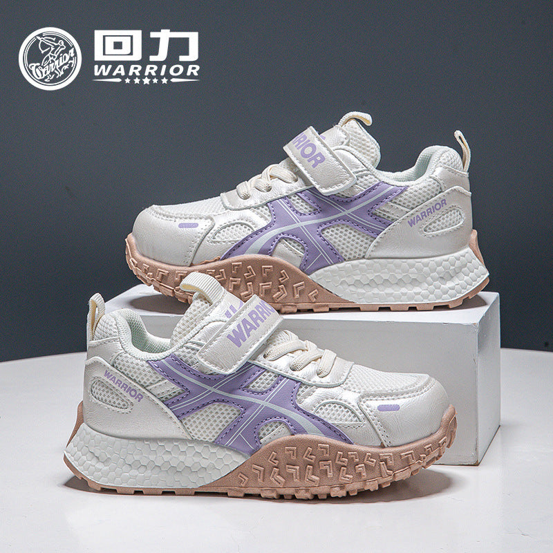 Os novos sapatos baixos versáteis e na moda da Warrior, para rapazes e raparigas, desenharam sapatos desportivos confortáveis e sapatos casuais de estilo coreano de alto valor estético