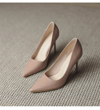 Saltos altos nude, saltos agulha, sapatos franceses de verniz primavera/outono 2024 com biqueira pontiaguda e corte raso, versáteis, estilo profissional simples para mulher