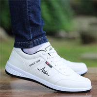 Sapatos masculinos de verão transfronteiriços de 2025, tênis de corrida para estudantes de esportes e lazer, adolescentes masculinos, meninos, seguro de trabalho, sapatos de tabuleiro masculinos