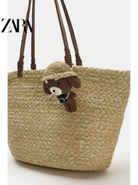 Bolsa feminina ZARA, lançamento da coleção verão 2026, com pingente de animal e porta-chaves (código: 6687710 700).