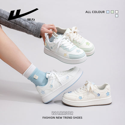 Os novos ténis de skate baixos, confortáveis e frescos e versáteis da Warrior, singles femininos de alta qualidade e estilo, sapatos casuais com blocos de cor e design estiloso