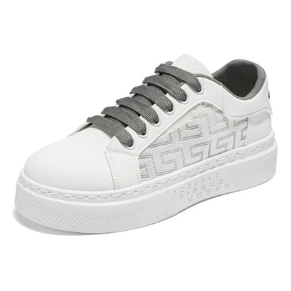 Novos sapatos brancos ocos e respiráveis para o verão masculino, ténis desportivos casuais modernos e versáteis de sola grossa para estudantes