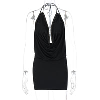 Verão 2026 Novo Vestido Sexy em V Profundo Rebitado, Estilo de Rua, com Cintura Nua, Estilo Halter com Envolvimento nas Ancas para Mulheres