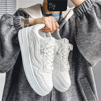 Sapatos de Homem 2024 Novo Design de Primavera Nicho Ténis Casuais Baixos, Sapatos Desportivos Masculinos Versáteis, Respiráveis, Pequenos Sapatilhos Brancos da Moda