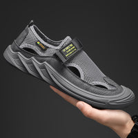 Sandálias de homem, sapatilhas de praia de exterior respiráveis de verão, sapatos casuais de rede de rede com sola macia, sapatos ocos antiderrapantes