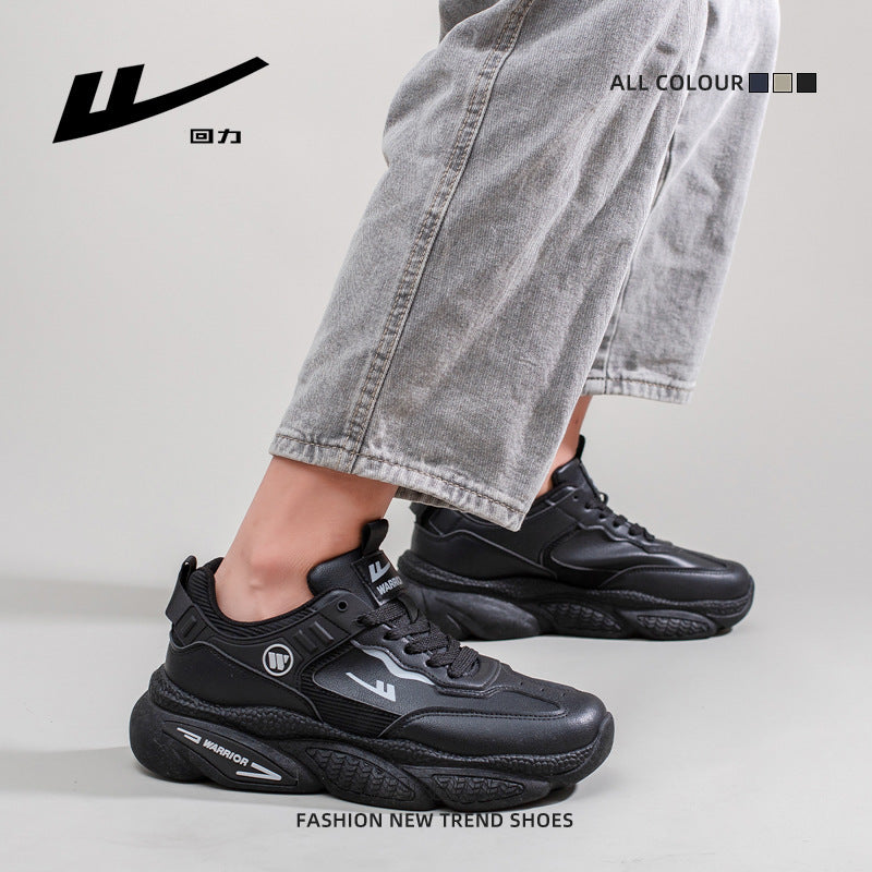 Warrior em pele baixa, sapatos masculinos confortáveis e versáteis de peça única, sapatos pretos com blocos de cor, estilo alto, sapatos de plataforma modernos e modernos