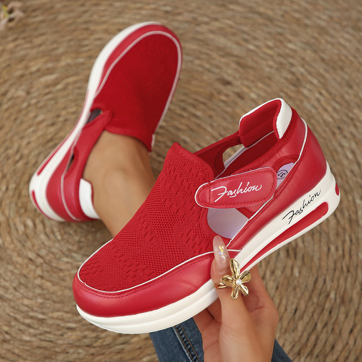 Sapatos casuais casuais plus size transfronteiriços europeus e americanos para mulheres na primavera/verão, novos sapatos casuais de malha com velcro respirável e planos independentes em pé