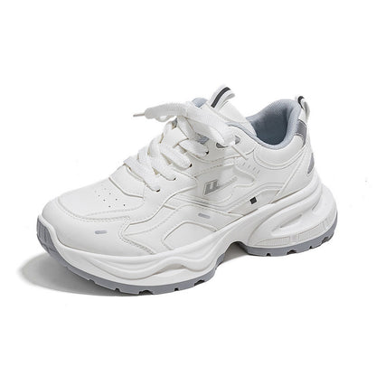 Os novos sapatos confortáveis de primavera com sola grossa, sapatilhas simples de desporto ao ar livre, sapatos casuais em pele unissexo