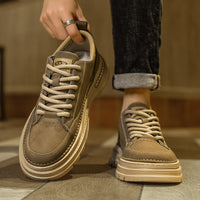 Sapatos masculinos: novos sapatos de outono versáteis para roupa casual de trabalho, botas Martin de homem, sapatos de cabai vintage em pele de cano baixo, ténis desportivos