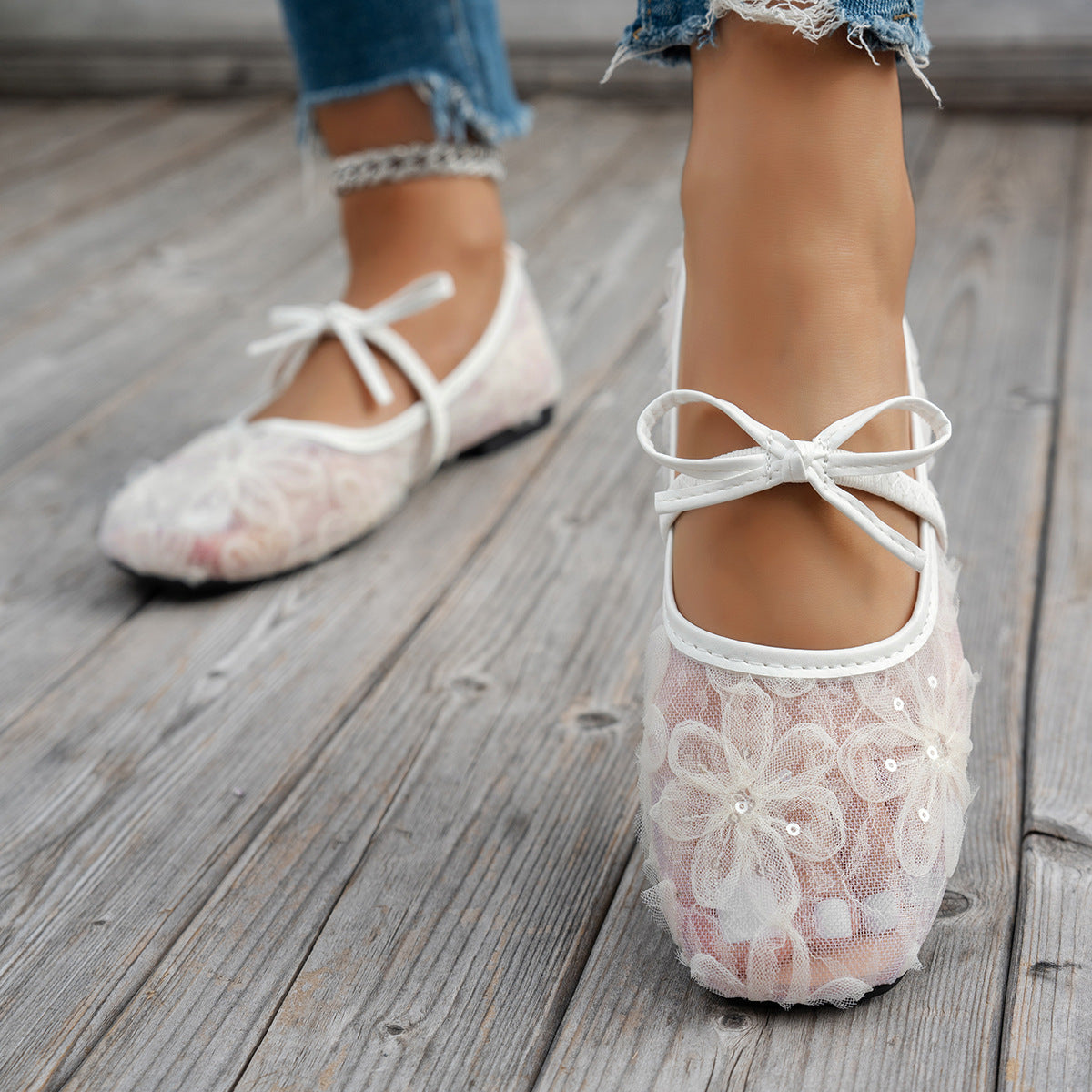 Novos sapatos transfronteiriços europeus e americanos de malha de verão respiráveis, sapatos femininos franceses de biqueira redonda rasos e de tira simples