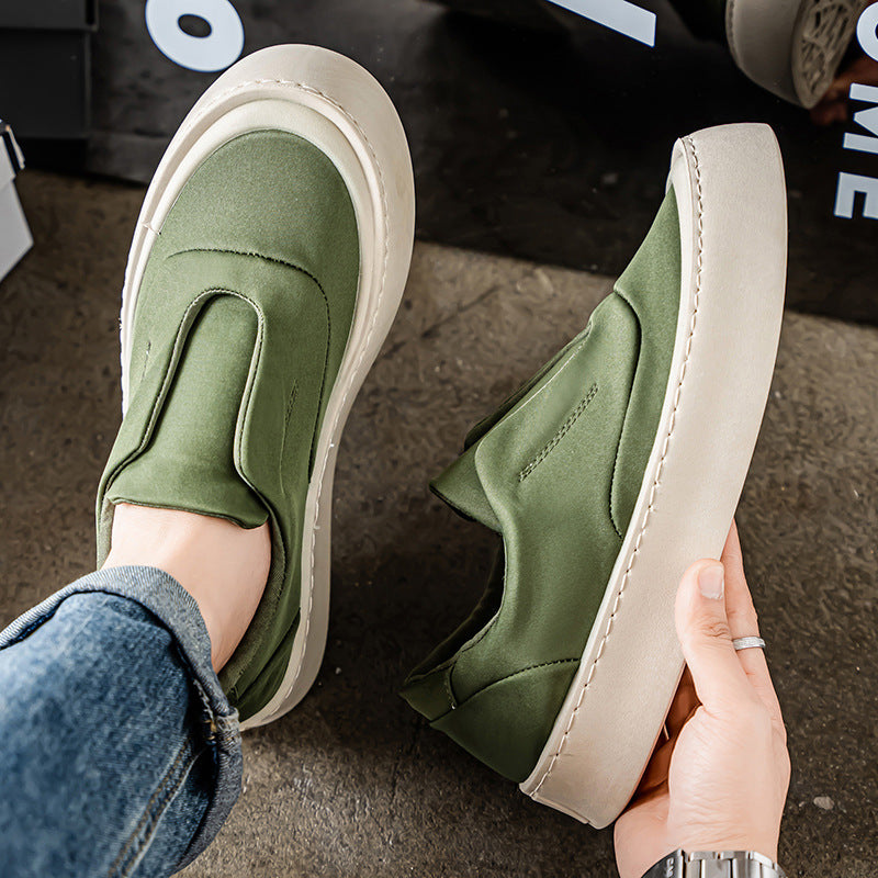 Sapatos Casuais Masculinos 2025 Novos Sapatos Slip-On de um pé, Sapatos de Tábua Respiráveis com Superfície de Tecido, Sapatos Modernos Versáteis de Lona de Sola Macia para Homens
