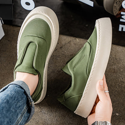 Sapatos Casuais Masculinos 2025 Novos Sapatos Slip-On de um pé, Sapatos de Tábua Respiráveis com Superfície de Tecido, Sapatos Modernos Versáteis de Lona de Sola Macia para Homens