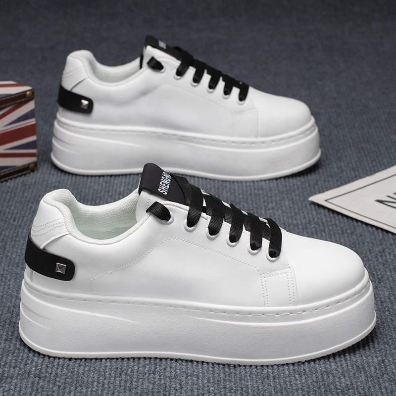 Sapatos masculinos de verão, novos sapatos brancos respiráveis, sapatilhas desportivas masculinas versáteis e de sola grossa que aumentam a altura, ténis casuais, sapatos modernos