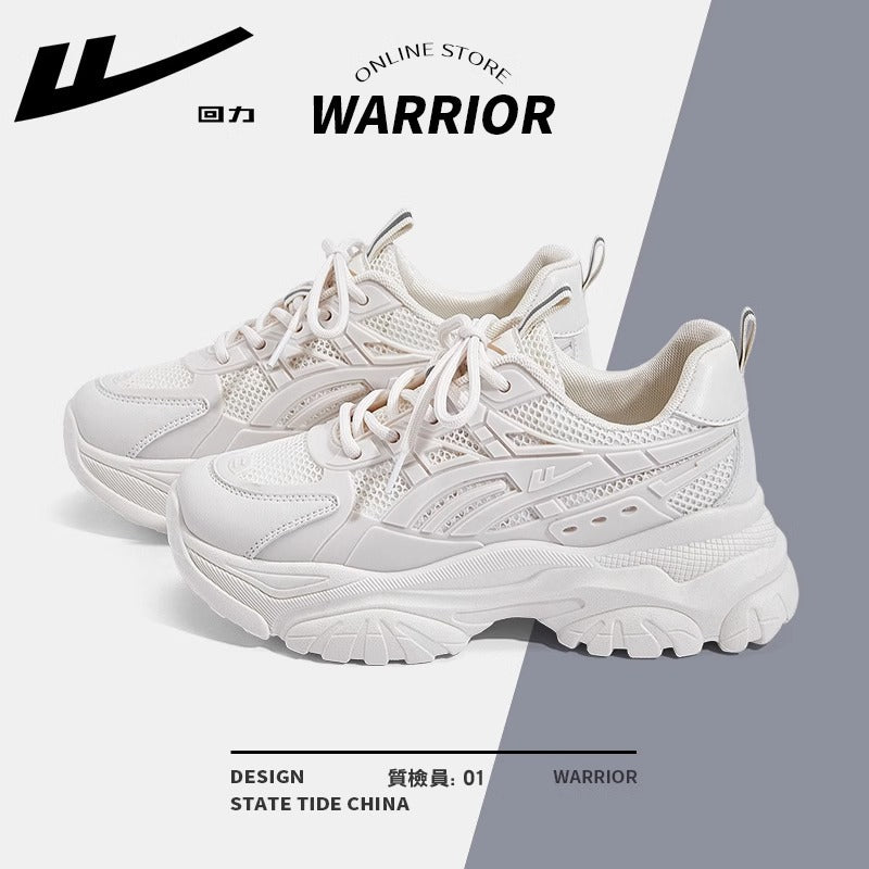 Sapatos brancos Warrior respiráveis e de sola grossa, sapatos simples de novo pai de cor coreana, estilo academia, sapatos confortáveis para mulheres