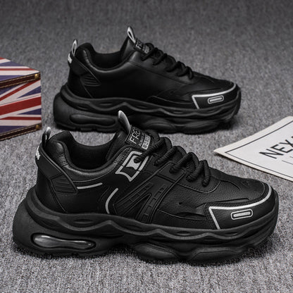 Sapatos masculinos de verão, sapatos novos e respiráveis, ténis masculinos modernos versáteis de sola grossa que aumentam a altura, sapatos casuais pretos de pai na moda