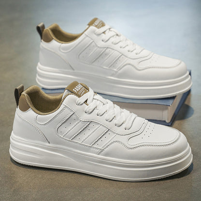 Novos ténis casuais casuais brancos, respiráveis e flexíveis para o verão, ténis de sola grossa para estudantes, sapatos brancos casuais para homens