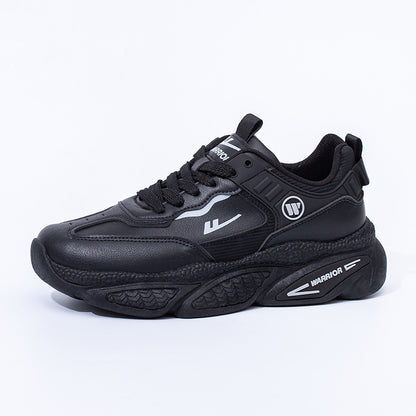 Warrior em pele baixa, sapatos masculinos confortáveis e versáteis de peça única, sapatos pretos com blocos de cor, estilo alto, sapatos de plataforma modernos e modernos