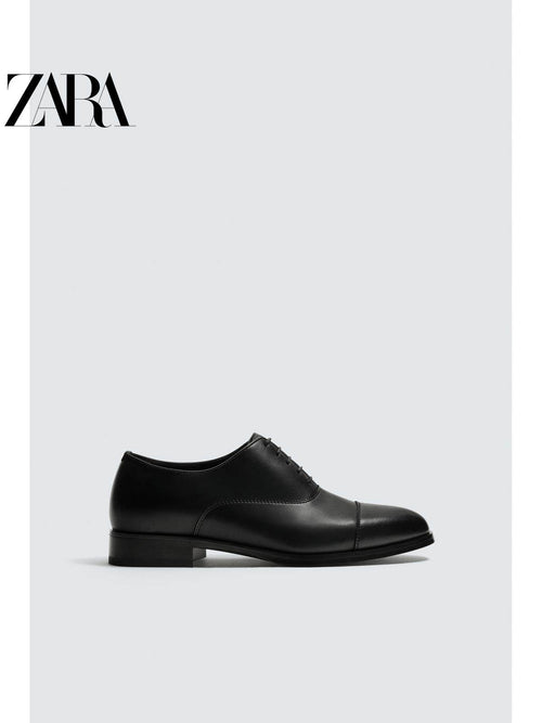 ZARA Coleção Primavera/Verão 2026 - Sapatos Masculinos: Oxford Preto Minimalista de Bico Fino e Salto Baixo, 2489720 800