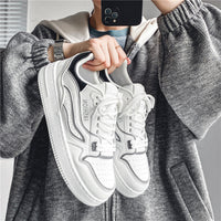 Sapatos de Homem 2024 Novo Design de Primavera Nicho Ténis Casuais Baixos, Sapatos Desportivos Masculinos Versáteis, Respiráveis, Pequenos Sapatilhos Brancos da Moda