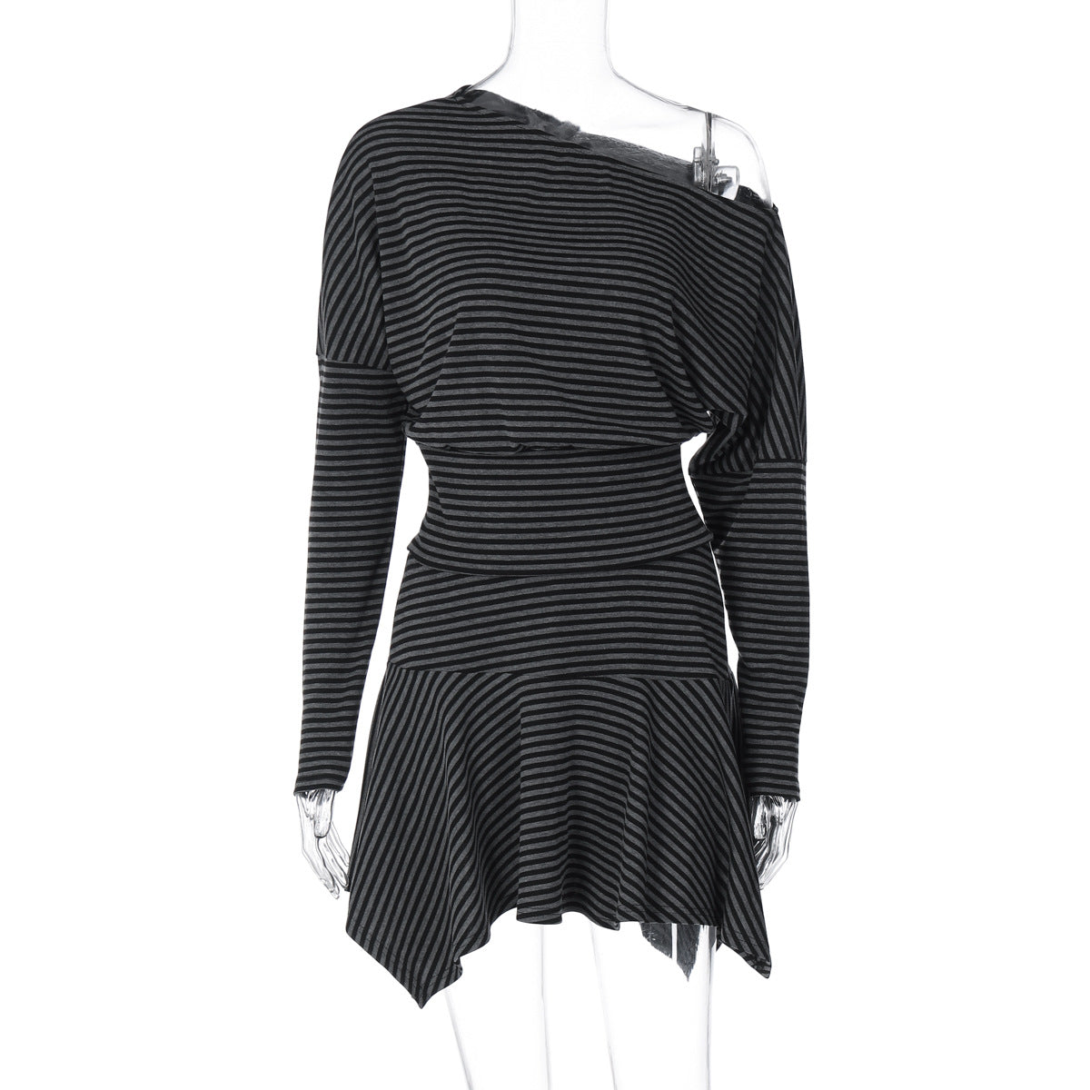 T-shirt longa à moda europeia e americana de estilo urbano com bloqueio de cor, ajustada às riscas e ombros descobertos, conjunto versátil de saia curta assimétrica para mulheres