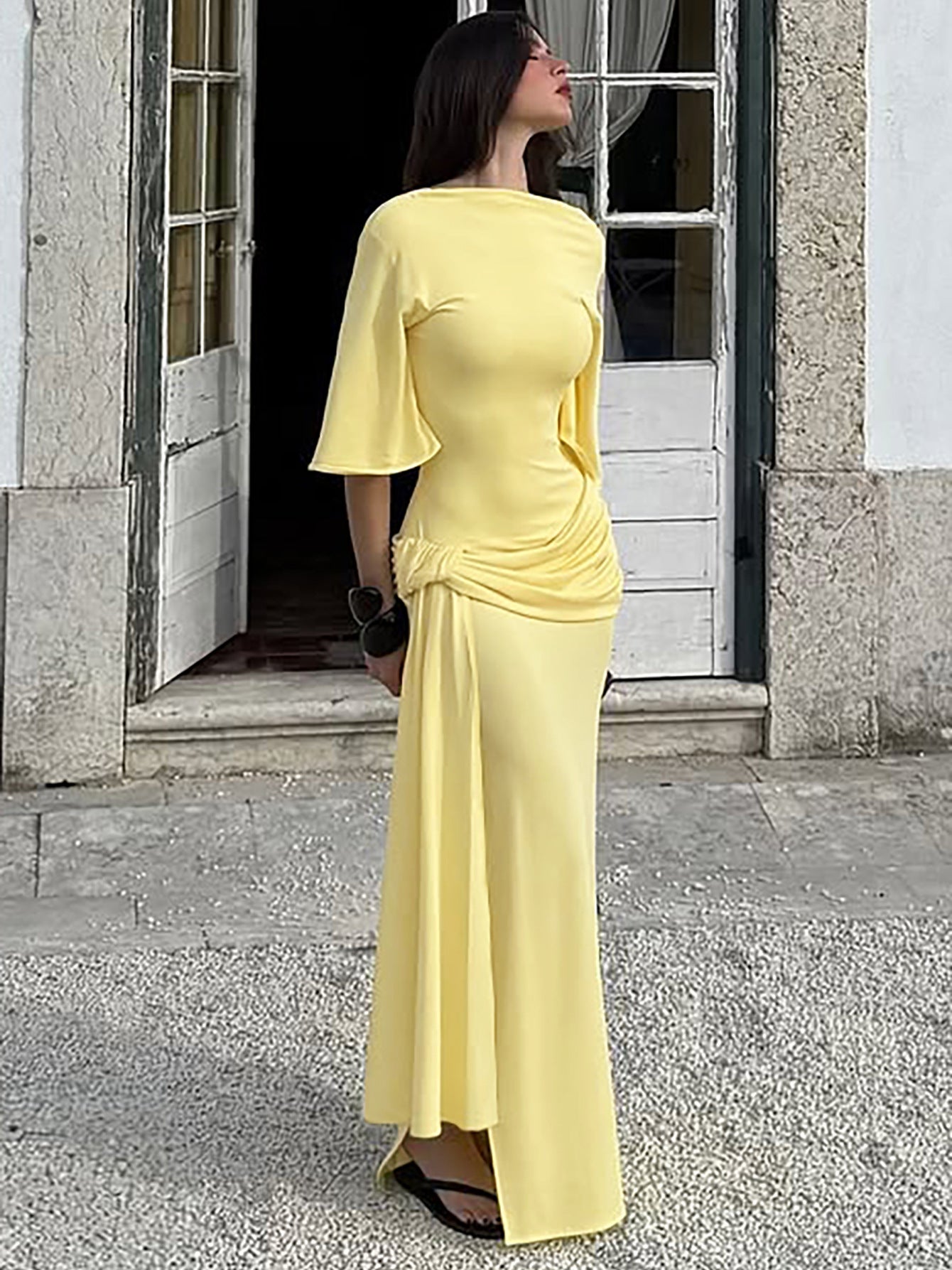 Estilo Europeu e Americano 2026 Verão Novo Design Francês Vestido Decorativo de Fita Longa com Costas Na Moda para Mulheres