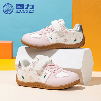 Os novos sapatos femininos versáteis de cano baixo da Warrior 2026, sapatos casuais modernos e de alto custo-benefício, ténis fofos com blocos de cor