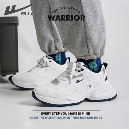 Os novos sapatos confortáveis de primavera com sola grossa, sapatilhas simples de desporto ao ar livre, sapatos casuais em pele unissexo